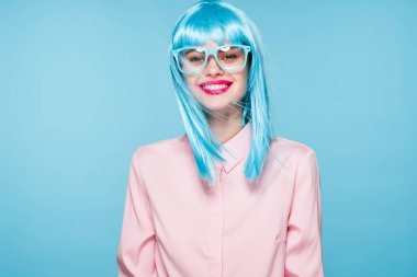 Göz kamaştırıcı kadın mavi peruk makyaj malzemesi