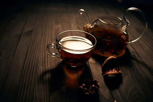 Чашка горячего чая как утренняя традиция завтрака — стоковое фото