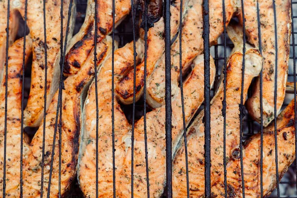 Izgara balık bbq kömür pişirme doğa yaz