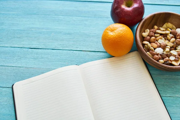 Бісквітний сніданок блокнот правильного харчування здоров'я органічний — стокове фото