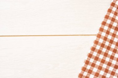 Ahşap desenli ekose masa örtüsü mutfak tekstil tasarımı