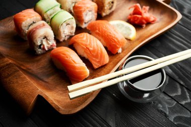 Asya mutfağı suşi deniz ürünleri geleneksel mutfak restoranı