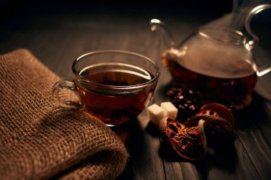 Sabah kahvaltısı gibi taze çay.