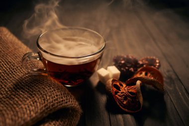 Sabah kahvaltısı gibi taze çay.