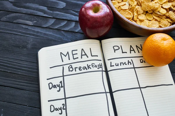 Ontbijt juiste voeding dieet plan levensstijl houten achtergrond — Stockfoto