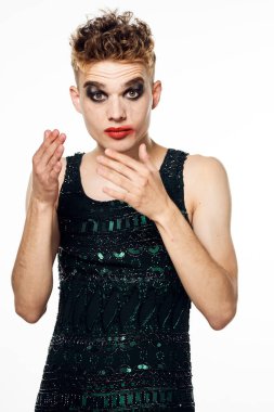 Erkek makyajı çapraz giyinen Lgbt topluluğu poz veriyor.