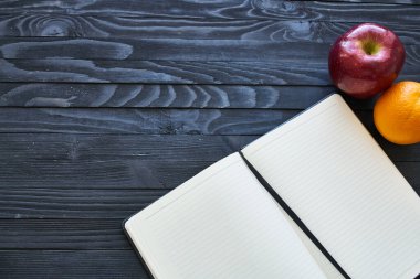 Kahvaltı gevrekleri organik sağlıklı gıda ahşap arka plan