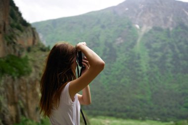Kadın fotoğrafçı doğa profesyonelleri manzara hobisi