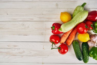 Sebze vitaminler organik gıda mutfak ürünleri ahşap arka plan