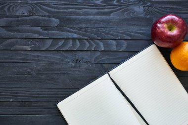 Kahvaltı gevrekleri organik sağlıklı gıda ahşap arka plan