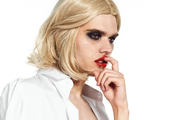 Mann in Damenperücke Crossdresser Make-up lgbt Community — Stockfoto