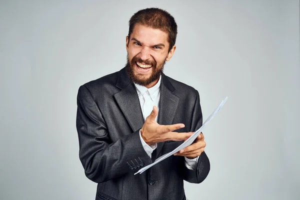 Zakenman met documenten kantoor professioneel werk — Stockfoto