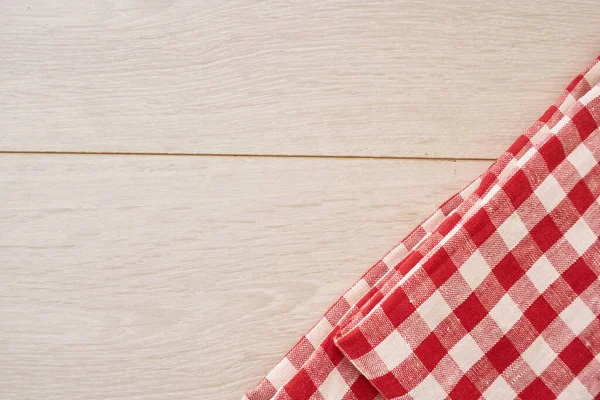 Ahşap desenli ekose masa örtüsü mutfak tekstil tasarımı