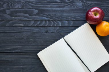 Kahvaltı gevrekleri organik sağlıklı gıda ahşap arka plan