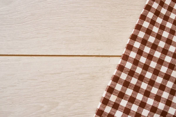 Ahşap desenli ekose masa örtüsü mutfak tekstil tasarımı