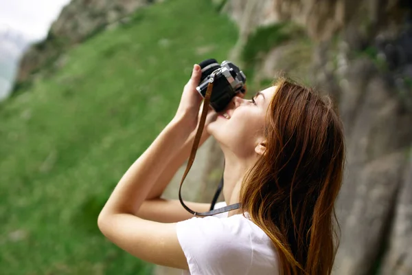 Woman photographer nature professionals landscape hobby lifestyle — Stock Photo, Image