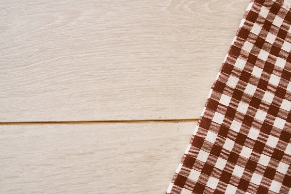 Ahşap desenli ekose masa örtüsü mutfak tekstil tasarımı