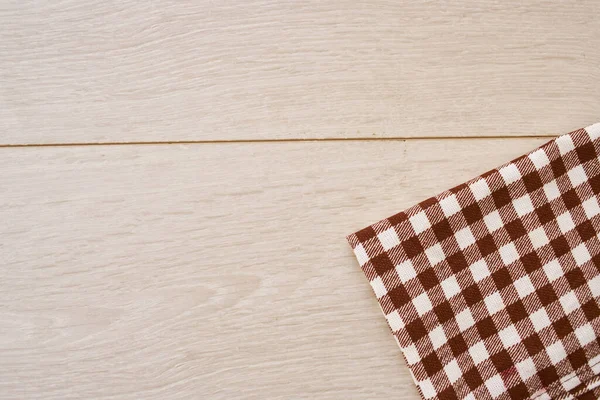 Ahşap desenli ekose masa örtüsü mutfak tekstil tasarımı