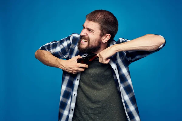 Een persoon alcoholisme problemen emoties depressie geïsoleerde achtergrond — Stockfoto