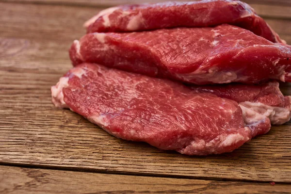 Carne produtos frescos ingredientes cozinha cozinha mesa de madeira — Fotografia de Stock