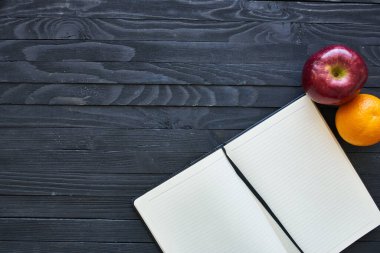 Kahvaltı gevrekleri organik sağlıklı gıda ahşap arka plan