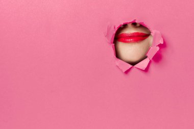 Kadınların dudakları pembe poster göz kamaştırıcı yaşam tarzı