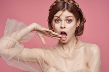 Güzel bir kadın jesti elleri kozmetik moda model stüdyosu