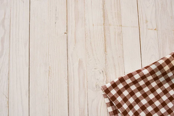 Masa örtüsü ahşap masa desenli mutfak manzaralı.