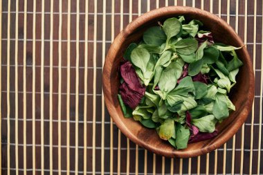 Salata tabağı taze sebze, atıştırmalık.