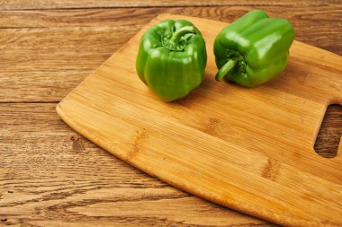 Biber doğrama tahtası mutfak malzemeleri yiyecekler yakın çekim