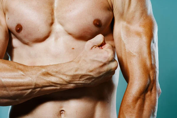 Kas yığını erkek gövdesi kesikli vücut geliştirme sporu — Stok fotoğraf