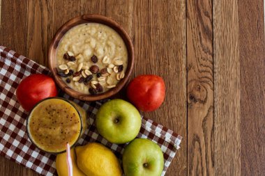 meyve tabağı tatlı kahvaltı aperatifi sağlıklı yiyecek vitaminleri