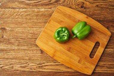 Mutfak biberinin üzerinde sebzeler sağlıklı yiyecekler.