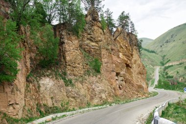 Doğa dağlarda seyahat eder. Temiz hava yaşam tarzı.