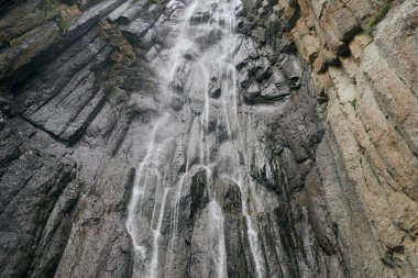Doğa dağlarda seyahat eder. Temiz hava yaşam tarzı.