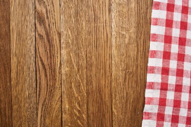Ahşap masa örtüsü, ekose masa örtüsü, mutfak manzarası.