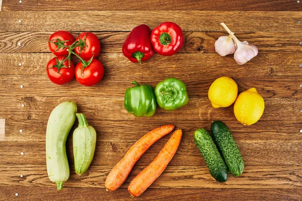 Taze besin diyeti, sağlıklı beslenme, ahşap kaplama içerir