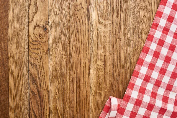 Ahşap masa örtüsü, ekose masa örtüsü, mutfak manzarası.