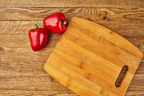 Biber doğrama tahtası mutfak malzemeleri yiyecekler yakın çekim