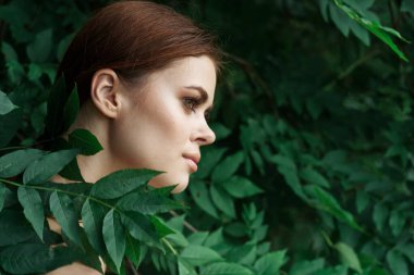 Güzel kadın makyajı spa doğası taze hava yaşam tarzı