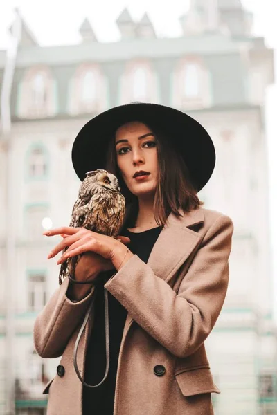 Very Beautiful Girl Hat Owl High Quality Photo — Stockfoto