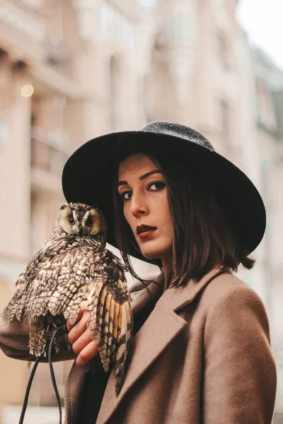 Very Beautiful Girl Hat Owl High Quality Photo — Stockfoto