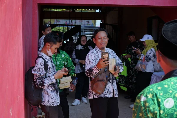 Indonéz Köztisztviselők Gyülekeznek Stadionban — Stock Fotó