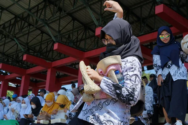 인도네시아 공무원들 경기장에 있습니다 — 스톡 사진