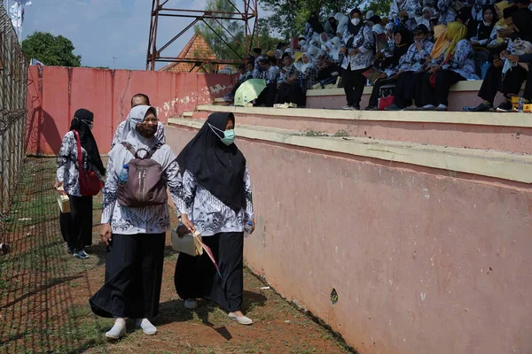 印尼公务员在体育场集合 — 图库照片