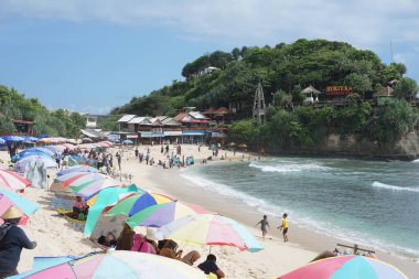 Gunung Kidul, Yogyakarta 'daki güzel plajın adı Indrayanti Sahili.