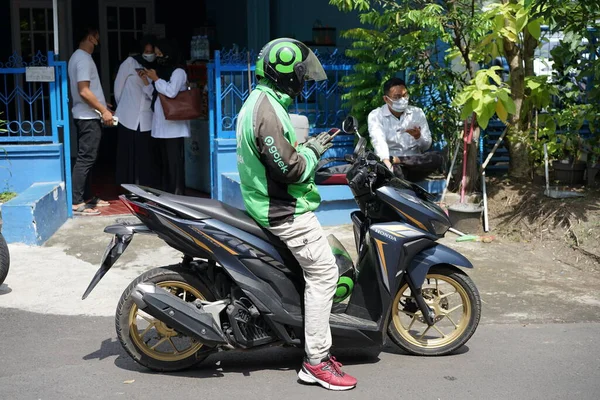 Online Motorcycle Taxi Drivers Waiting Passengers — Stok Foto