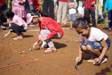 Endonezya 'nın bağımsızlık gününü anmak için yarışan mermer yarışları
