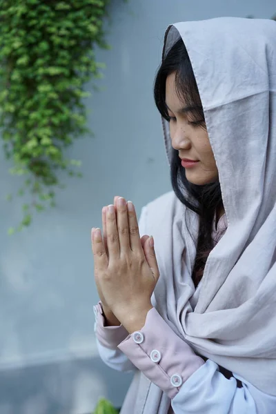 A muslim praying to god