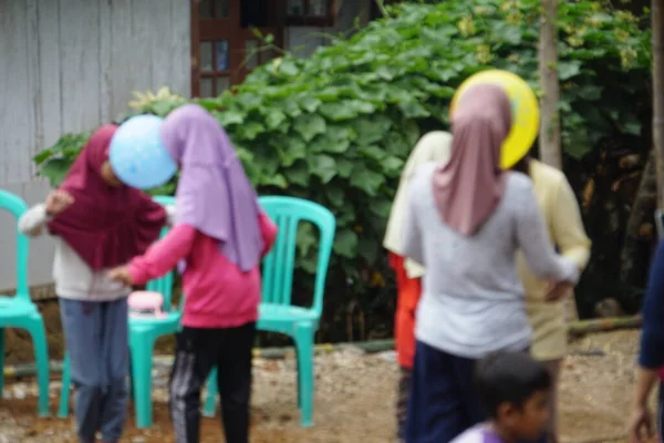 Endonezya 'nın 77. Bağımsızlık Günü' nü kutlamak için topu kafa kullanarak tutmanın bulanık konsepti.